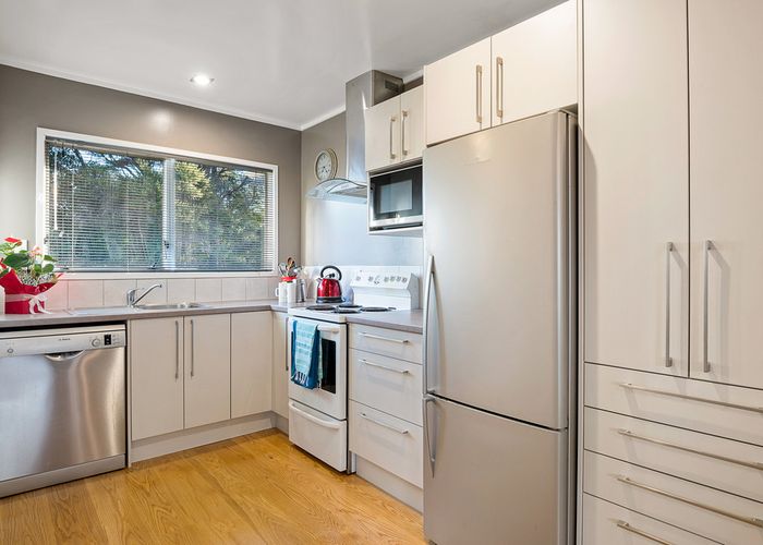  at 2/7 Edmonton Road, Henderson, Auckland