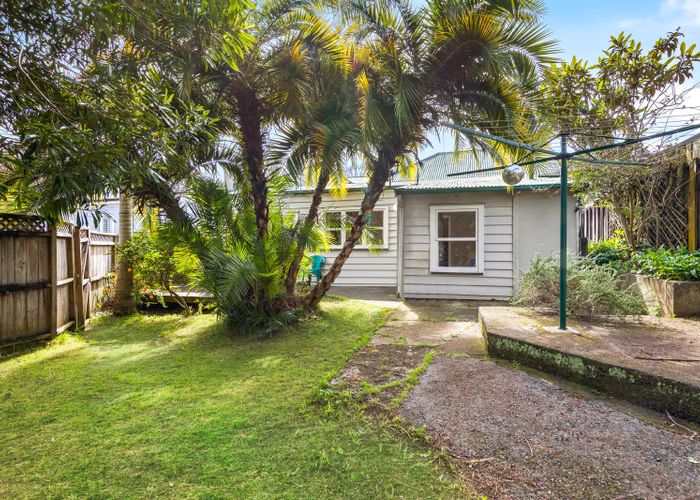  at 11 Royal Terrace, Sandringham, Auckland