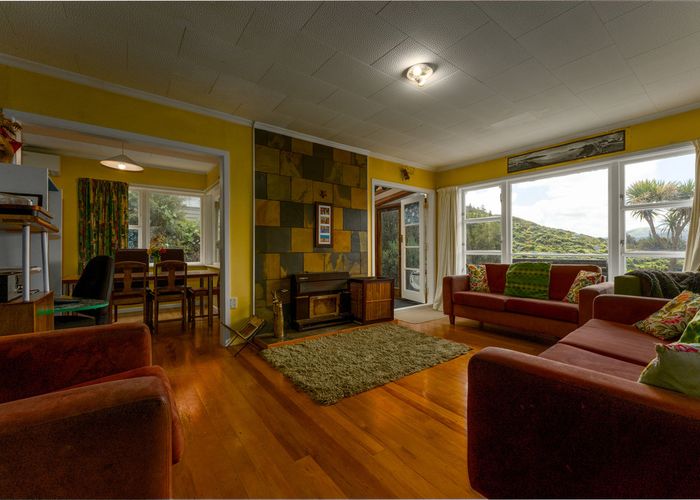  at 9 Holmes Grove, Naenae, Lower Hutt