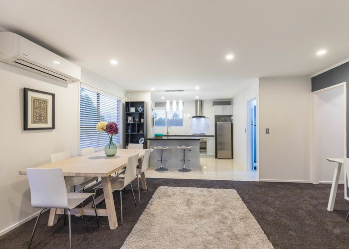  at 8 Simkin Avenue, Saint Johns, Auckland
