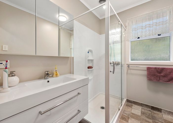  at 137 Pinehaven Road, Pinehaven, Upper Hutt