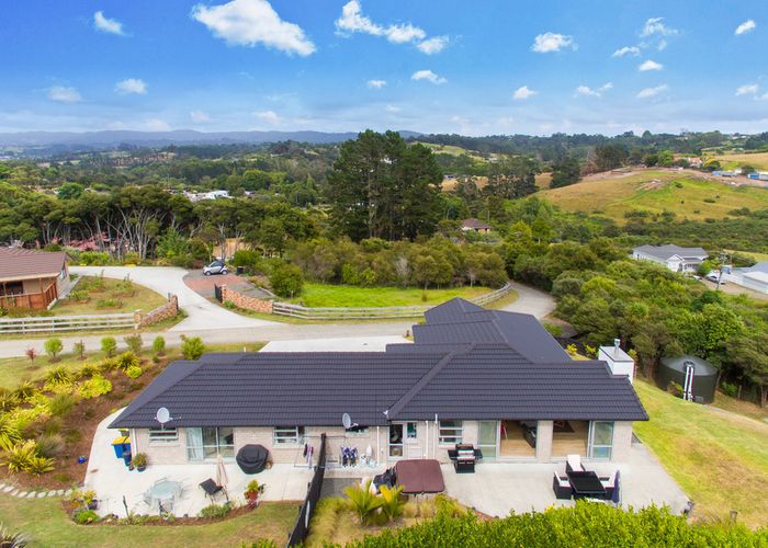  at 318 Birdwood Road, Massey, Auckland