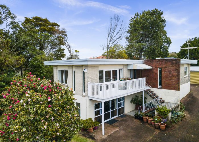  at 76 Glenmore Road, Sunnyhills, Auckland