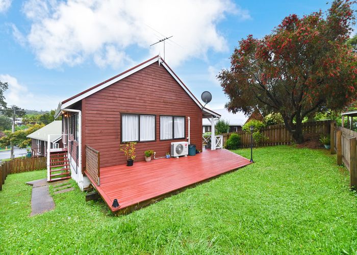  at 2/83 Kaurilands Road, Titirangi, Auckland