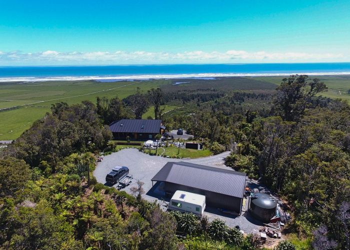  at 3316 Coast Road, Barrytown, Greymouth