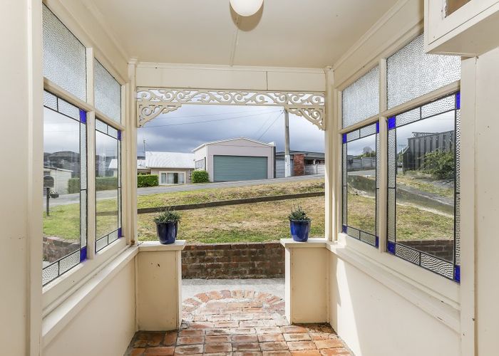  at 3 Te Reinga View, Tawa, Wellington