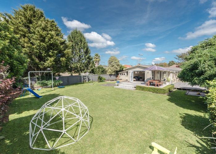  at 22 Garnett Avenue, Forest Lake, Hamilton