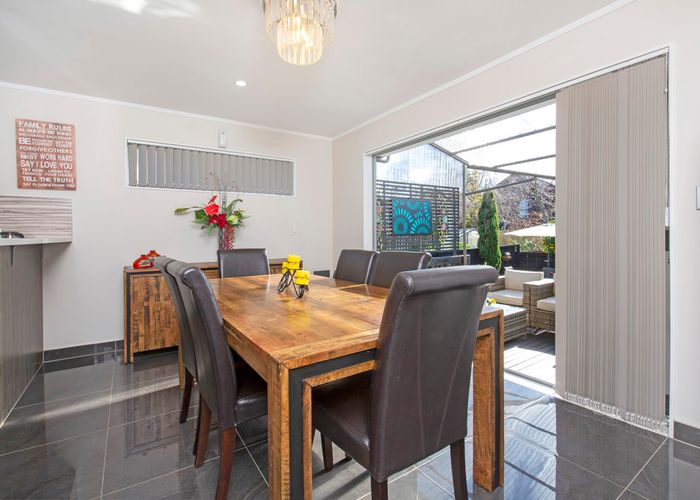  at 2/38 Stanniland Street, Sunnyhills, Auckland