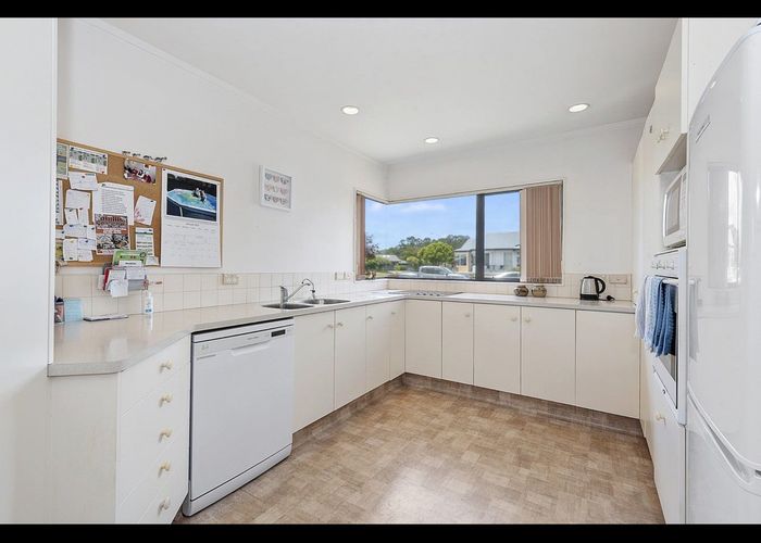  at 52 Forth Crescent, Glenview, Hamilton