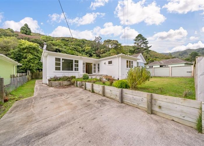  at 31 Sunny Grove, Wainuiomata, Lower Hutt