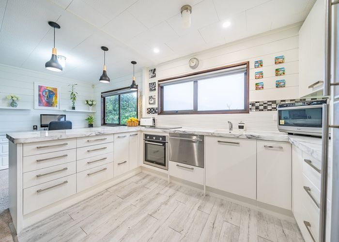  at 42 Rembrandt Avenue, Tawa, Wellington