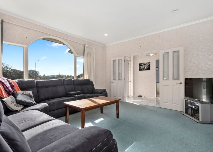  at 43 Rowesdale Drive, Ohauiti, Tauranga