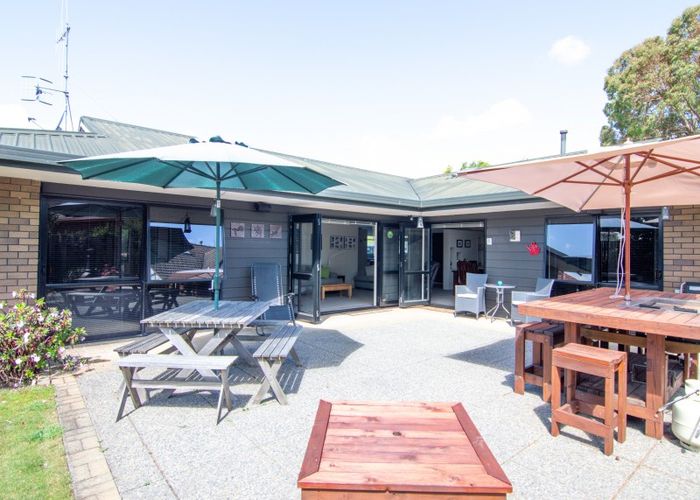 Free property data for 8 Northbrook Court Roslyn Palmerston North