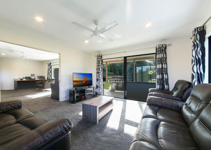  at 16 Denehurst Drive, Waimauku, Waimauku