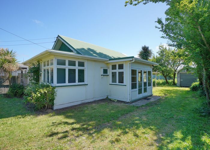  at 28 Ferry Road, Woodend Beach, Woodend