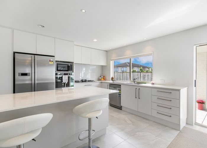  at 64 Bayvista Drive, Karaka, Papakura