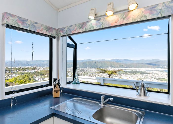  at 2/7 Jasmine Grove, Maungaraki, Lower Hutt