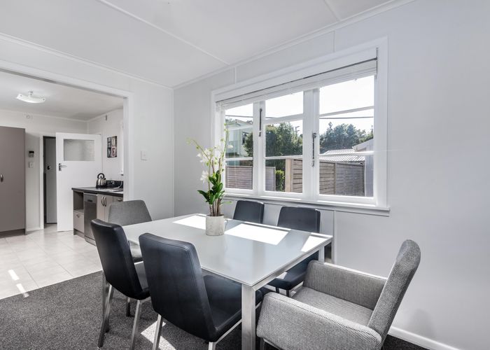  at 27 Collins Avenue, Tawa, Wellington