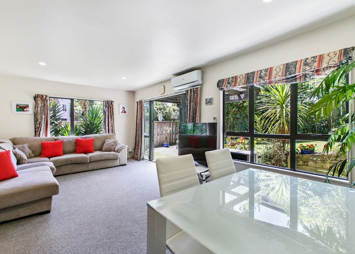  at 9/42 Fields Parade, Oteha, Auckland
