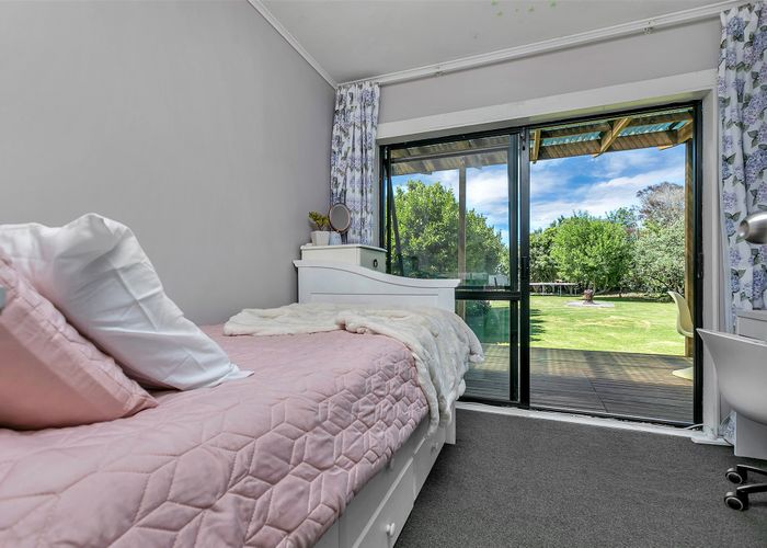  at 19 Taupaki Road, Henderson