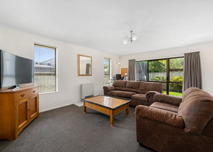  at 2/53 Britannia Street, Petone, Lower Hutt