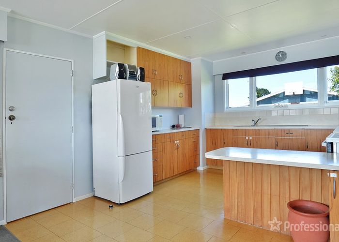  at 2 Diamond Street, Carterton
