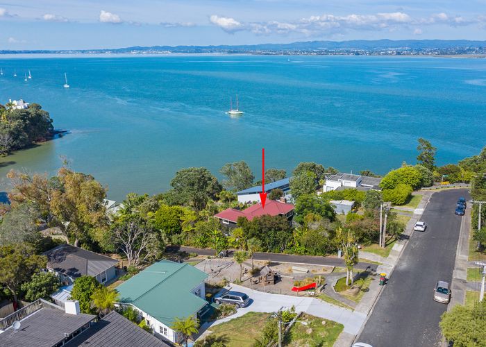  at 40 Neptune Avenue, Beach Haven, Auckland