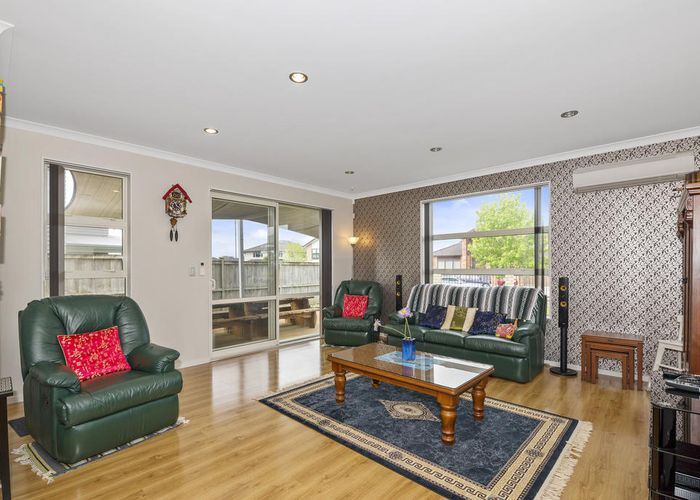  at 2 Murray Becroft Avenue , Henderson, Auckland