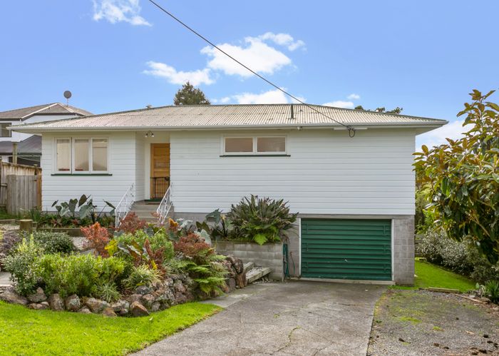  at 14 Roland Hill, Glen Eden, Auckland