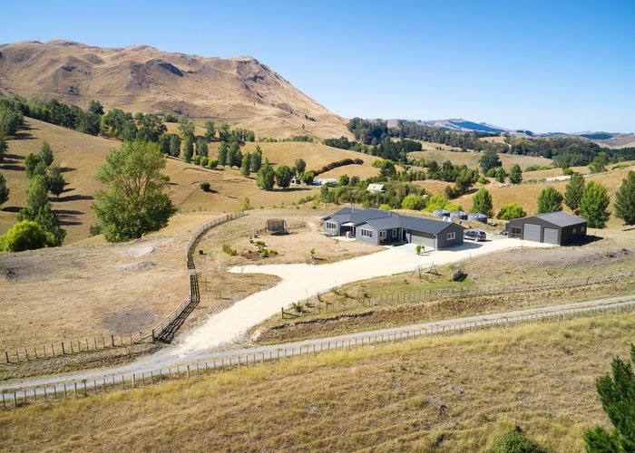  at 1048 Kahuranaki RD, Kahuranaki