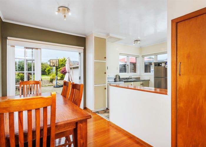  at 9 PATON AVE, Te Atatu South, Auckland