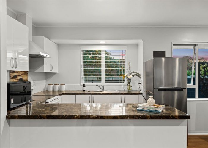  at 15 Cretian Crescent, Henderson, Auckland