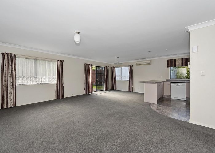  at 15A Forest Lake Road, Forest Lake, Hamilton