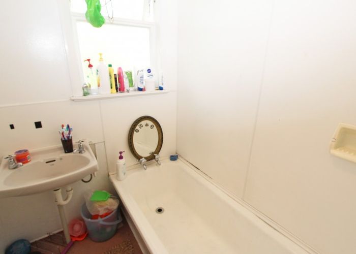  at 196 Warspite Avenue, Waitangirua, Porirua