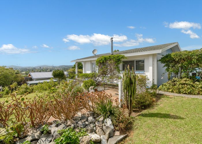  at 2 Knox Place, Greerton, Tauranga