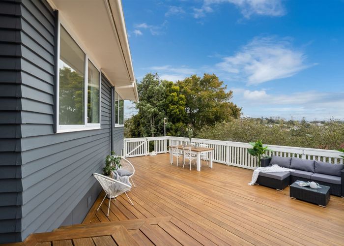 Free property data for 25 Weatherly Road, Torbay, Auckland homes.co.nz