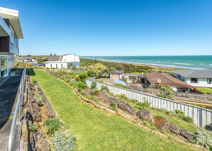  at 8 Kapiti Terrace, Castlecliff, Whanganui