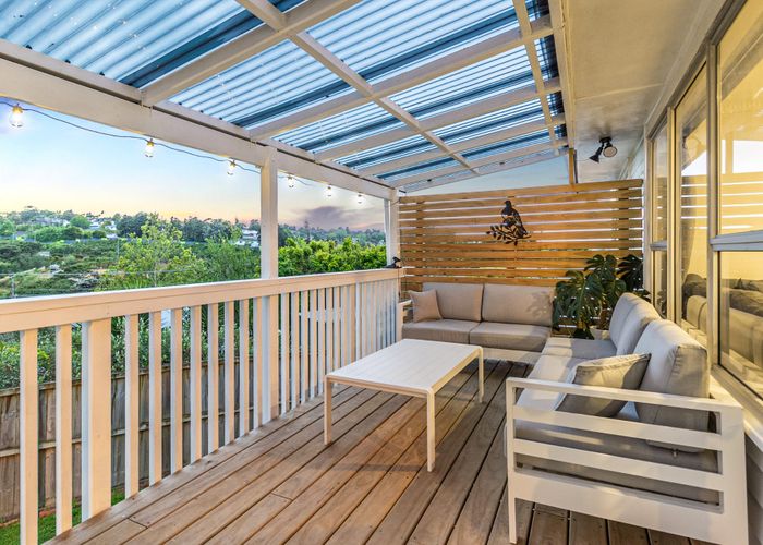  at 17 Lincoln Park Avenue, Massey, Auckland
