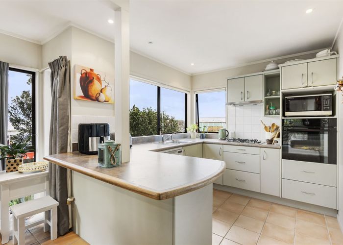  at 12/130 Boundary Road, Blockhouse Bay, Auckland