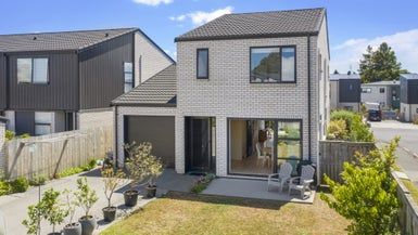  at 10 Sollum Road, Panmure, Auckland