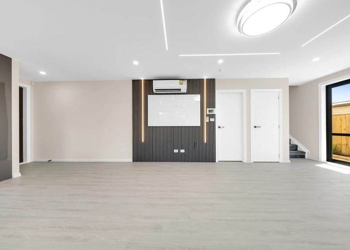  at 53 Hutchinsons Road, Bucklands Beach, Auckland