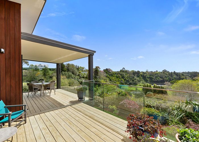  at 9 Kapurau Lane, Merrilands, New Plymouth, Taranaki