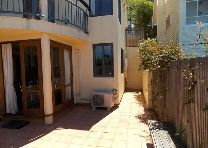  at 14B Barton Terrace, Thorndon, Wellington