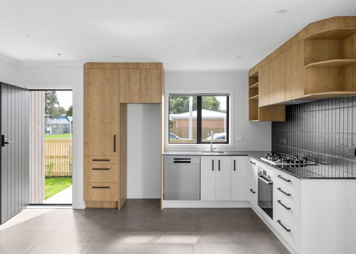  at 1/130 Peacockes Road, Fitzroy, Hamilton, Waikato