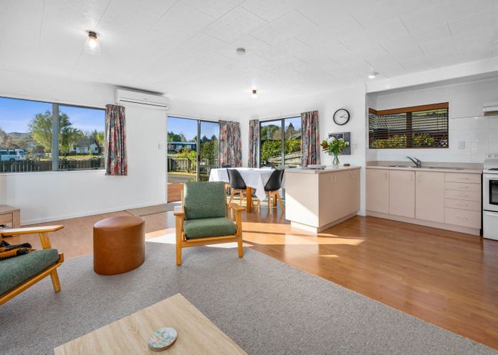 at 4 Antonia Place, Kinloch