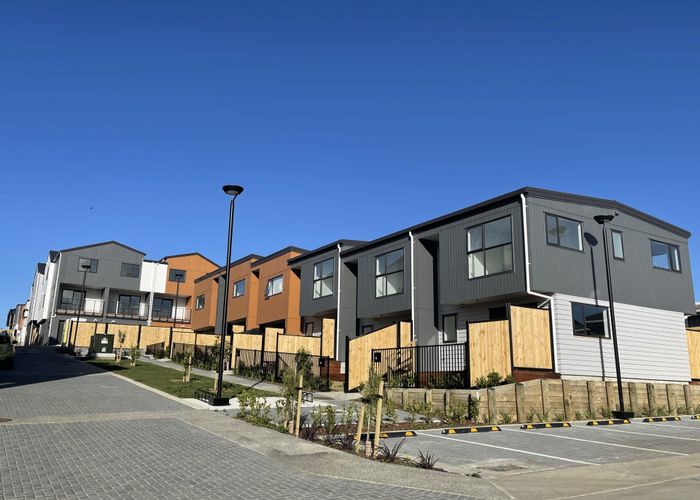  at 17/250 Great North Road, Henderson, Waitakere City, Auckland