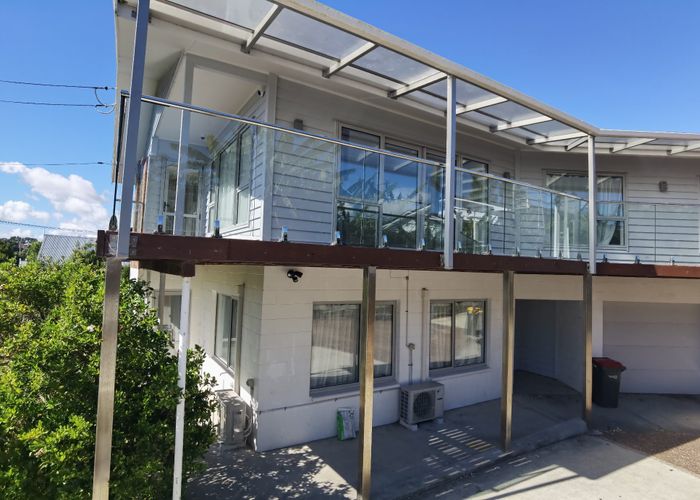 For rent 194 Bleakhouse Road, Mellons Bay, Manukau City, Auckland