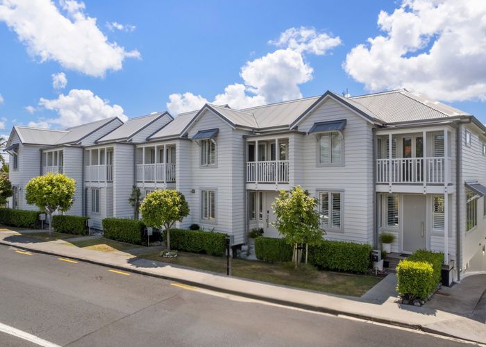 at 11/83 Hinemoa Street, Birkenhead, Auckland