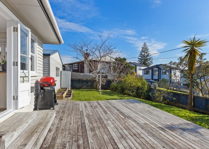  at 31 Sunnyside Road, Sunnyvale, Auckland