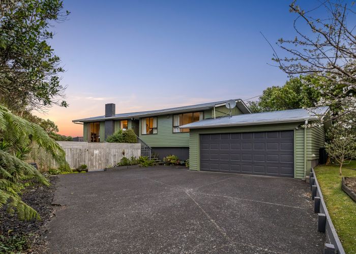  at 1124 Scenic Drive North, Swanson, Waitakere City, Auckland
